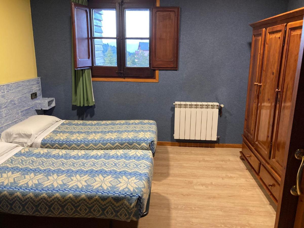 Alberg Residència Esportiva Els Isards La Molina  Esterno foto